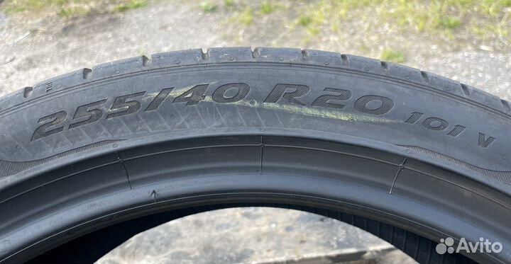 Pirelli P Zero 255/40 R20