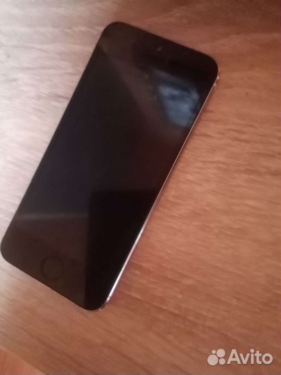 Телефон iPhone 5s