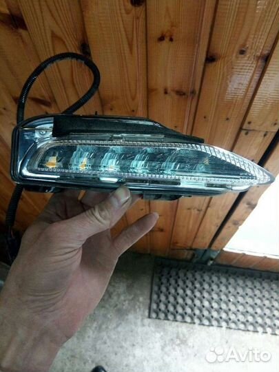 Infiniti Q50 поворотник