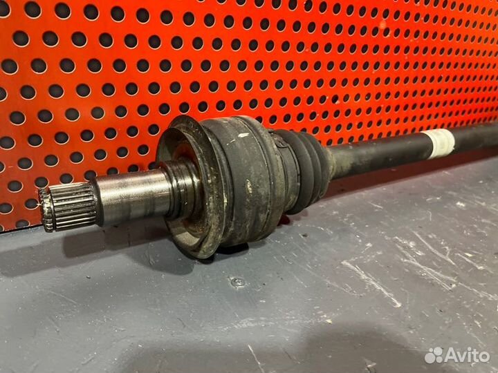 Полуось задняя (приводной вал, шрус) Mercedes-Benz