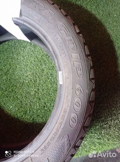 Goodyear Ultragrip 600 215/55 R17 98T