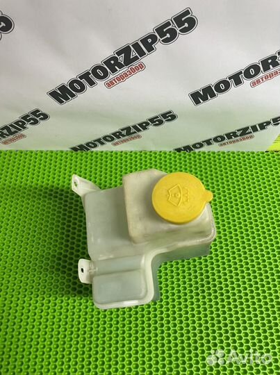 Бачок омывателя nissan