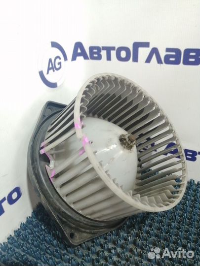 Мотор отопителя Mitsubishi Dion