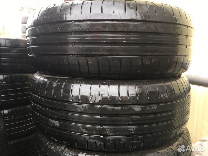 Goodyear EfficientGrip 215/65 R16