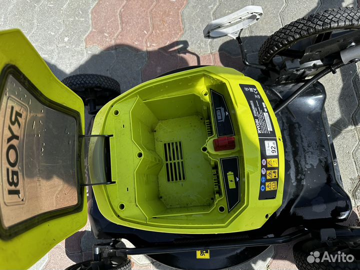 Бесщеточная газонокосилка Ryobi MAX power RY36