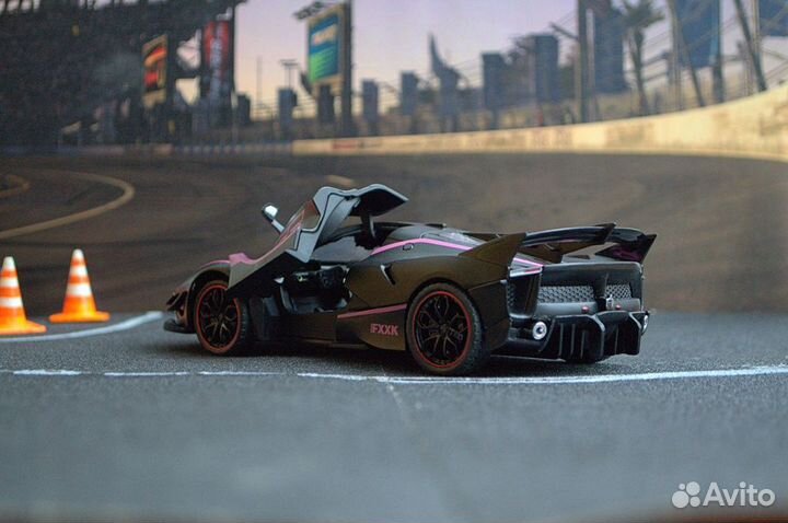 Модель Ferrari fxxk Evolution 1/24