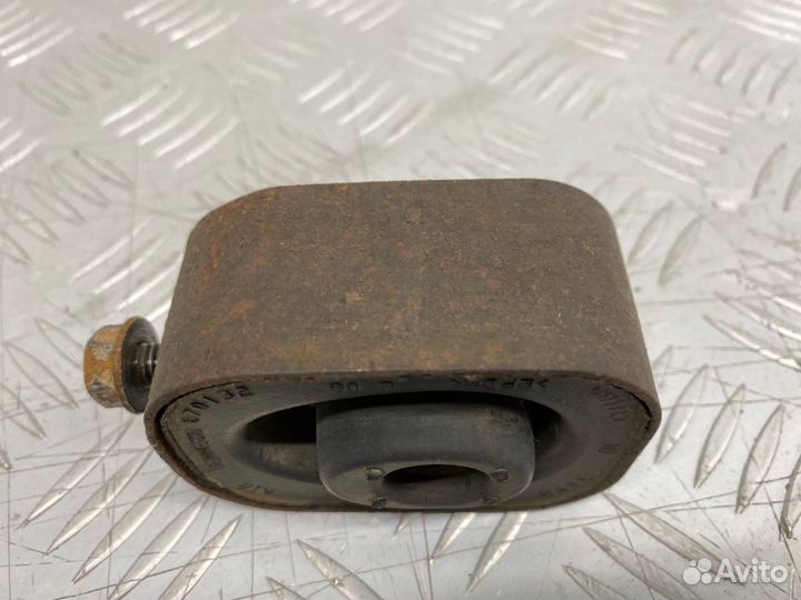 Б/У подушка глушителя (крепления, кронштейн