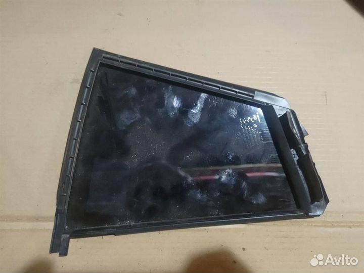 Стекло двери задней правой (форточка) mazda Mazd