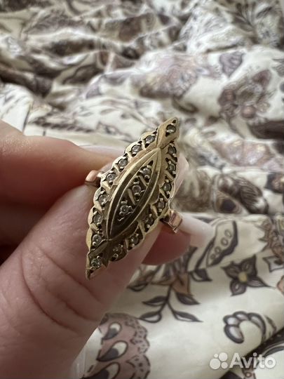 Кольцо золотое с бриллиантами маркиз