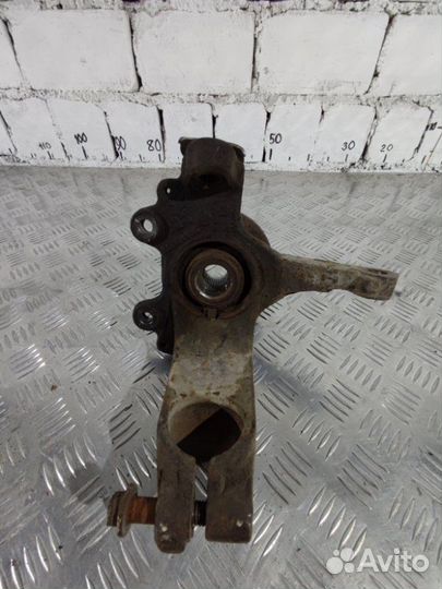 Кулак поворотный передний левый Ford Focus 2