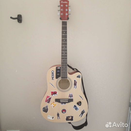 Акустическая гитара