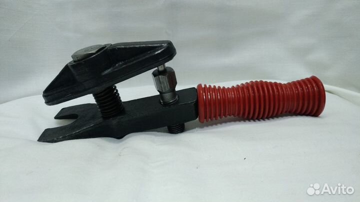 Съемник рулевых, шаровых тяг Т-38 с пласт. ручкой