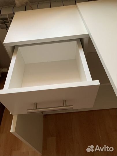 Письменный стол