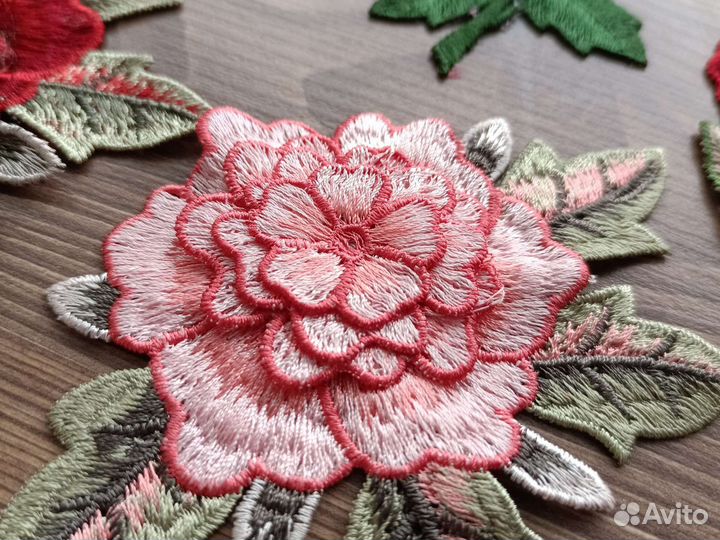 Нашивные цветы на одежду