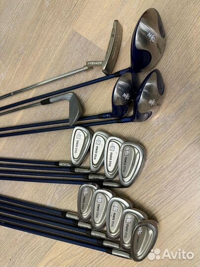 Бэг с набором клюшек для гольфа