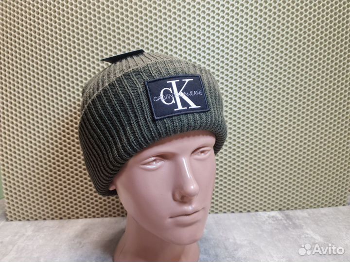 Шапка Calvin Klein зелёного цвета