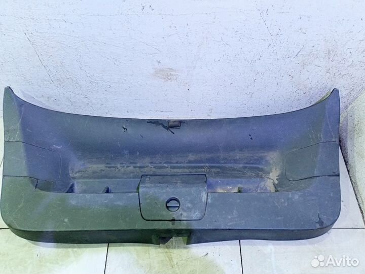 Обшивка двери багажника Volkswagen Golf 7
