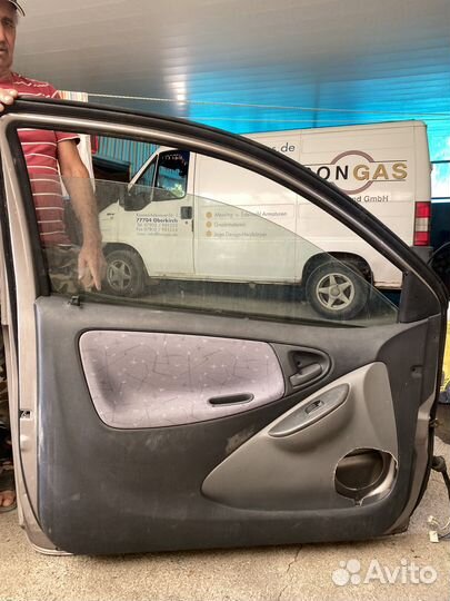 Дверь на toyota vitz rs двухдверная