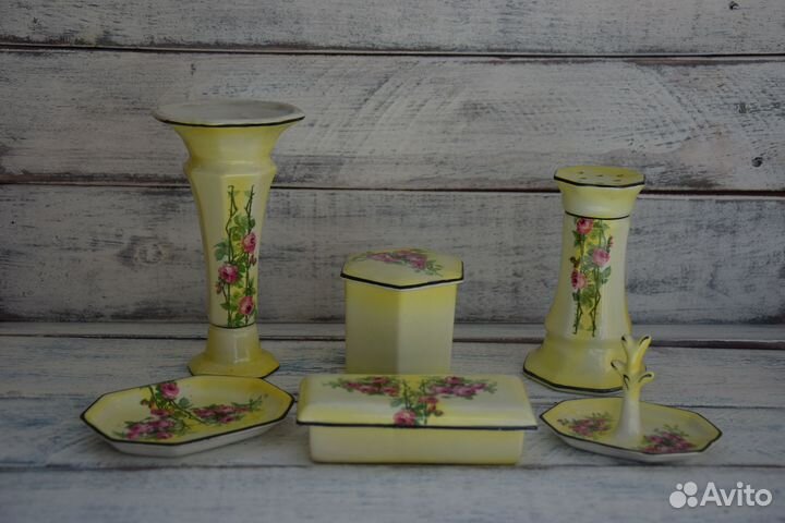 Винтажный фарфоровый набор для дамского столика