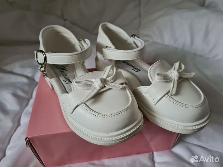 Туфли для девочки 27 размер белые