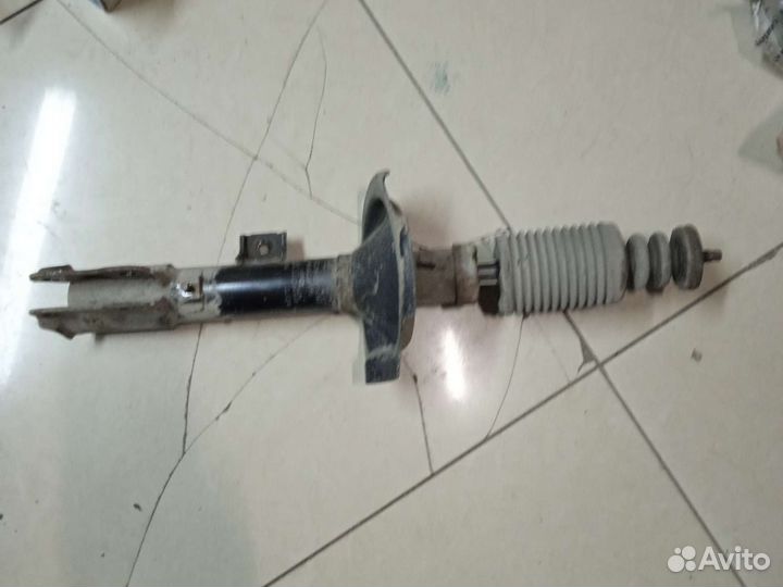 Амортизатор правый передний mitsubishi ASX