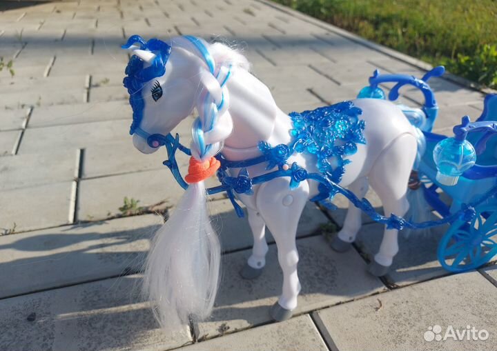 Лошадь с каретой для кукол барби