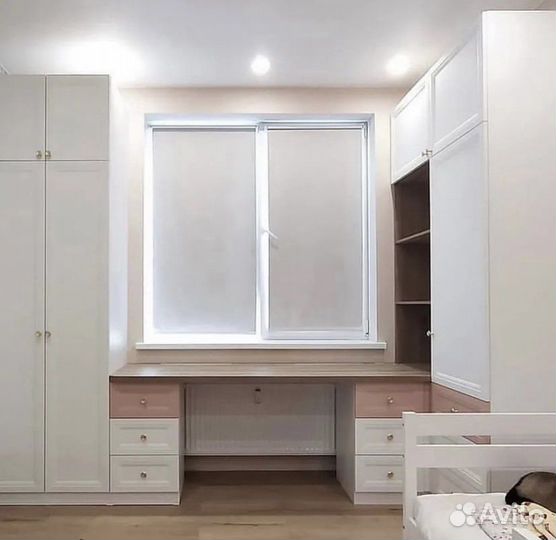 Рабочая зона у окна