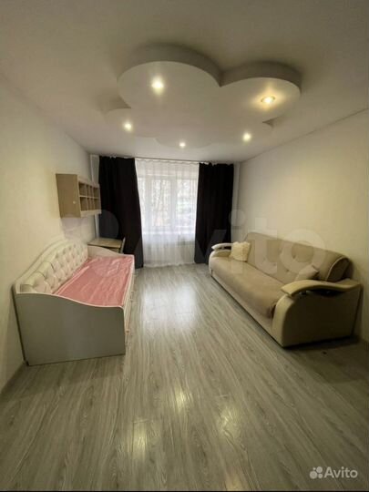 3-к. квартира, 90 м², 1/10 эт.