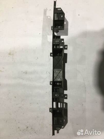 Кронштейн бампера передний Opel Astra J 2009-2012