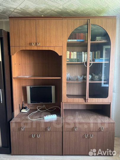 Продам шкаф-сервант