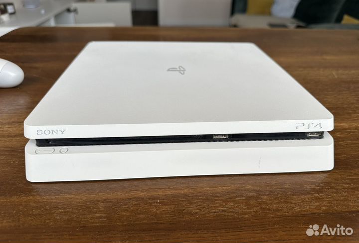 Sony PS4 slim 1TB white