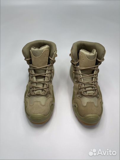 Трекинговые ботинки lowa средние