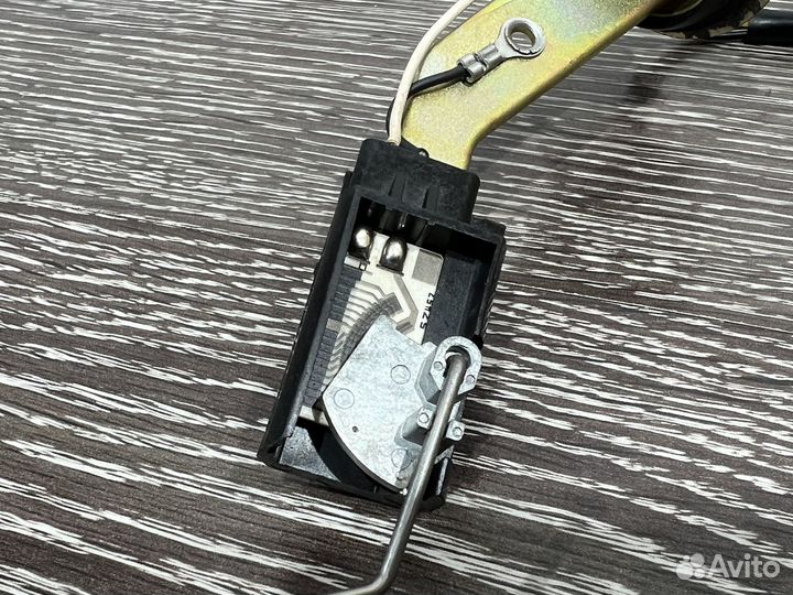 Датчик уровня топлива Suzuki Address 110 / UG50