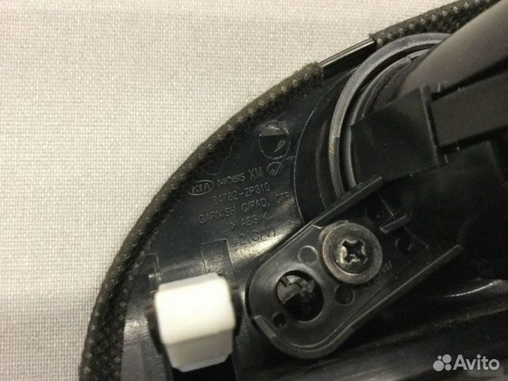 Накладка под кнопку Kia Sorento 2009