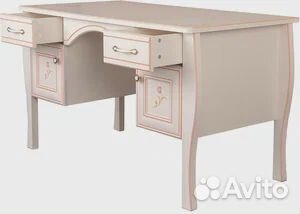 Стол с ящиками