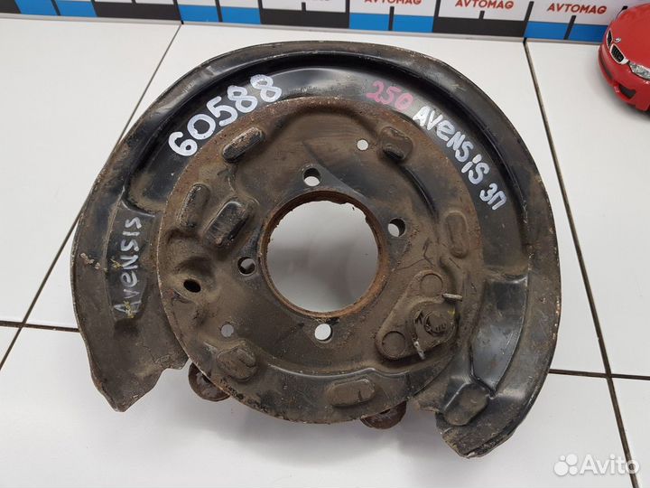 Кулак задний правый (Toyota Avensis)