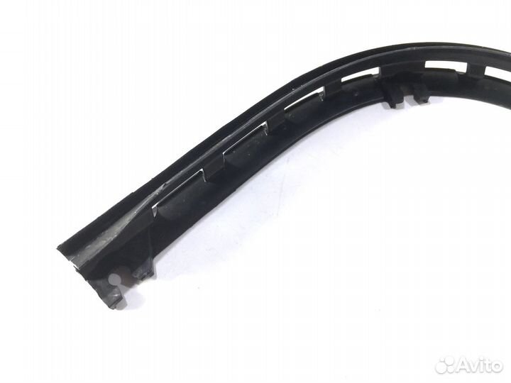 Крепление уплотнителя Audi A6 C6 Avant