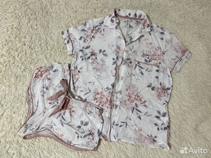 Пижама, домашний костюм