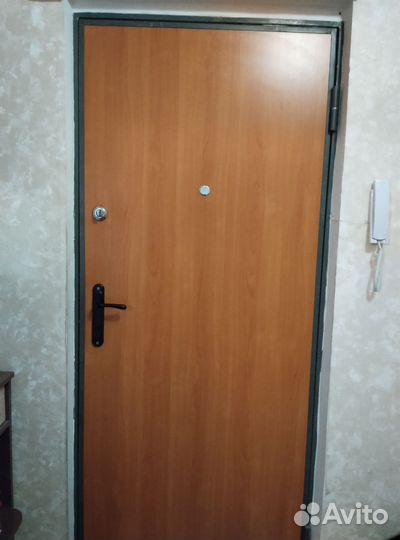 Дверь входная металлическая б/у