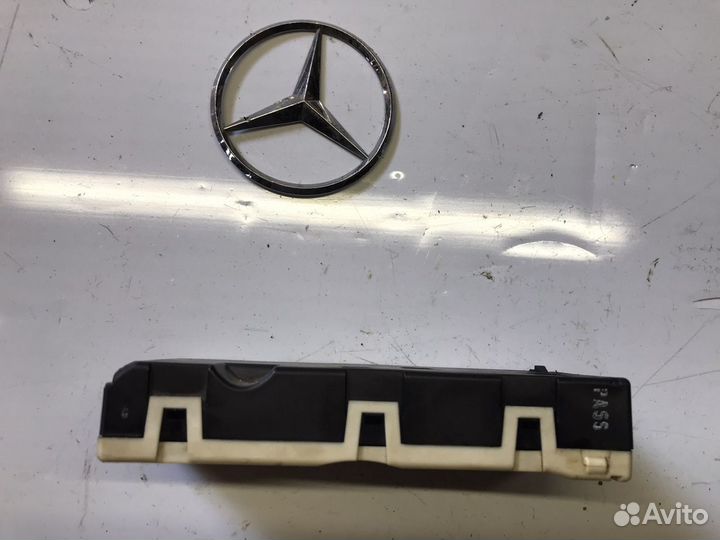 Блок управления багажником Мерседес w212 w204