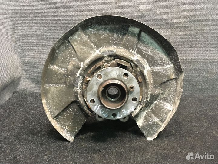 Кулак задний левый BMW F02 33326796497