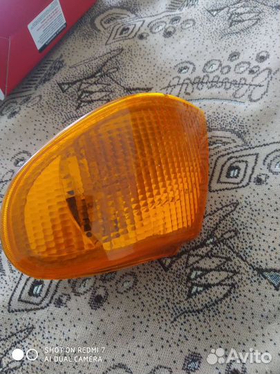 Капот ваз 2115,указатель поворота левый передний