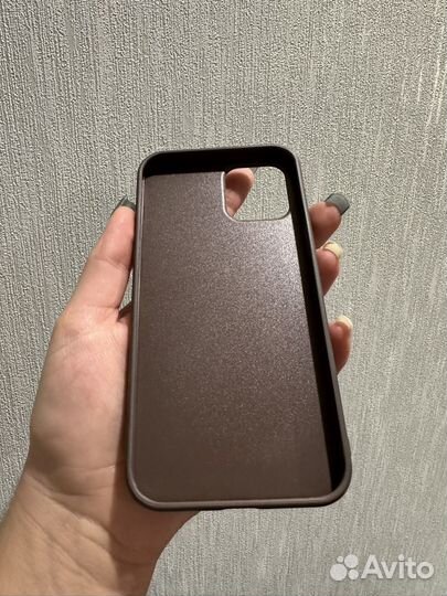 Чехол на iPhone 12 guess