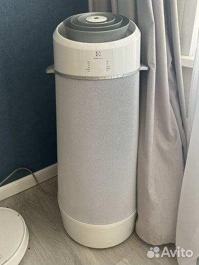 Мобильный кондиционер Electrolux eacm-10 FP/N6