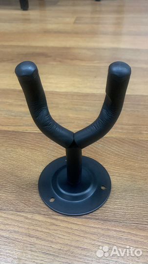 Держатель для гитары на стену неповоротный (б/у )