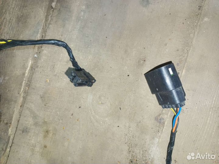 Проводка задней левой двери Hyundai ix35