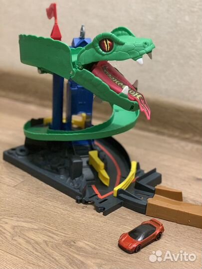 Hotwheels трасса змея