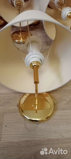 Бра с абажуром на стену