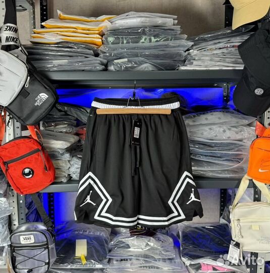 Шорты Jordan (черные, белые)