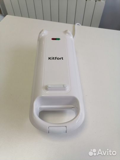 Вафельница KitFort KT-1643